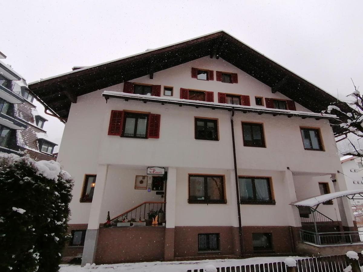 Haus Marion Haueis Hotel Sankt Anton am Arlberg Exterior photo
